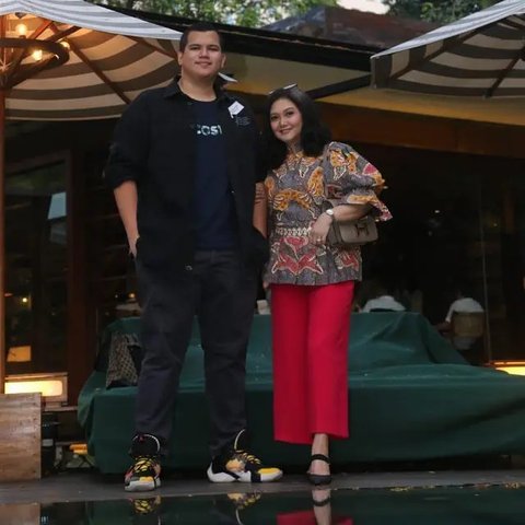 8 Potret Kedekatan Bella Saphira dengan Putra Sambungnya, Momen Pengajian saat Mantu Bikin Haru (sumber: Instagram/bellasaphiraofficial)