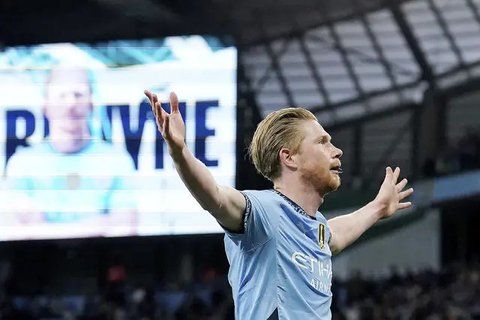 Selebrasi gelandang Manchester City, Kevin De Bruyne setelah mencetak gol penyeimbang 1-1 ke gawang Real Madrid pada laga leg kedua perempatfinal Liga Champions 2023/2024 di Etihad Stadium, M