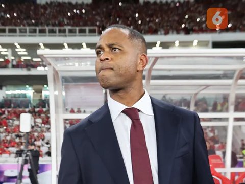 Para pemain Timnas Indonesia melakukan pemanasan dalam sesi latihan di Bali United Training Center, Bali menjelang laga Ronde 3 Kualifikasi Piala Dunia 2026 melawan China pada Selasa sore (23