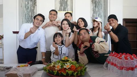 Setelah sukses dengan Ipar Adalah Maut, Davina Karamoy terus berburu peran baru. Salah satunya sebagai CEO Angela dalam serial Main Hati. Seperti apa? (Foto: Dok. Instagram @davinaakaramoy