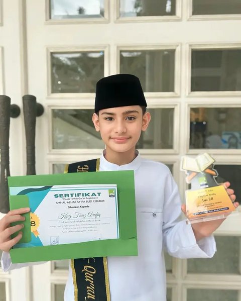 Momen King Faaz wisuda Al-Qur'an Juz 28. (sumber: Instagram/fairuzarafiq)