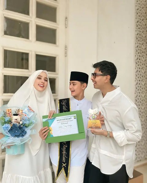 Momen King Faaz wisuda Al-Qur'an Juz 28. (sumber: Instagram/fairuzarafiq)