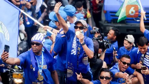 Tangis gelandang Persib Bandung, Beckham Putra pecah usai mencetak gol ketiga timnya ke gawang Madura United pada laga leg kedua final Championship Series BRI Liga 1 2023/2024 di Stadion Gelo