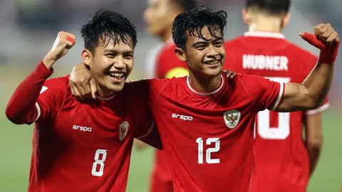 Gerald Vanenburg menggelar pertemuan dengan Indra Sjafri di kantor PSSI, Jumat (11/4/2025). Ada pula Sumardji dan Sjoerd Woudenberg dalam pertemuan itu. (Koleksi Pribadi Gerald Vanenburg).