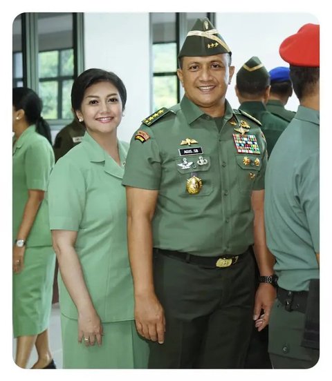 Potret Lawas Bella Saphira saat Pakai Seragam Ibu Persit, Menawan dan Berwibawa (instagram.com/bellasaphiraofficial)