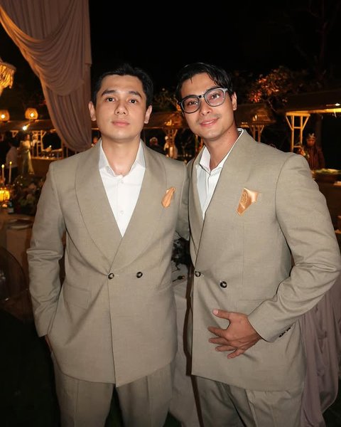 Sama seperti banyak selebriti lain, Cinta Brian juga sedang hobi olahraga lari. Ini momen saat Cinta Brian jadi salah satu groomsmen di pernikahan Luna Maya dan Maxime Bouttier. Tampil memakai setelan jas beige dengan detail sapu tangan emas, Cinta Brian tampak menawan. Berdiri di sebelah Rayn Wijaya, keduanya sama-sama ganteng dan stylish.