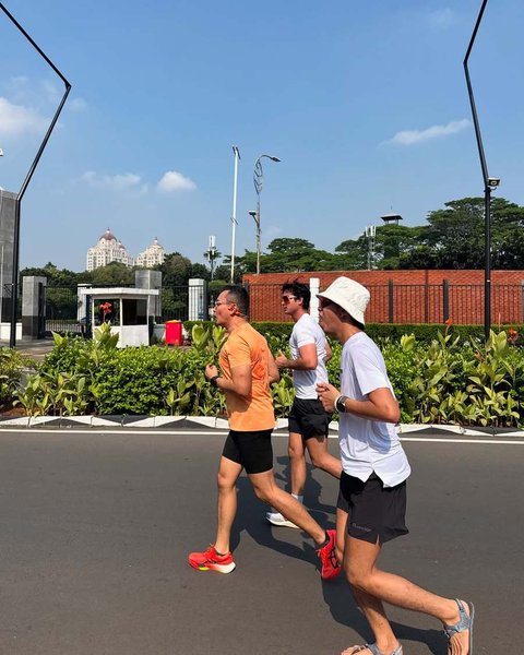 Baru-baru ini, ia bagikan aktivitas lari bersama teman-teman melalui Instagram pribadinya, hari Minggu (25/5).