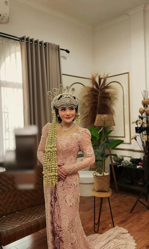 Potret Mawar Afi Pakai Gaun Jawa-Sunda di Prewedding (Sumber: IG/@mysamawar)