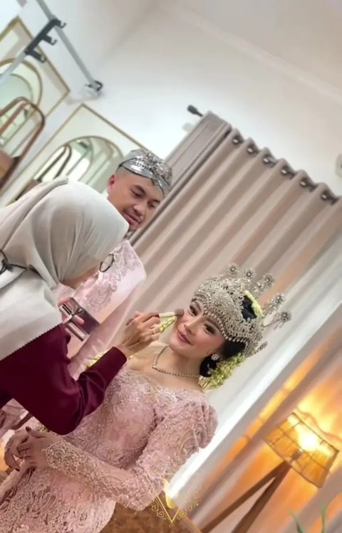 Potret Mawar Afi Pakai Gaun Jawa-Sunda di Prewedding (Sumber: IG/@mysamawar)