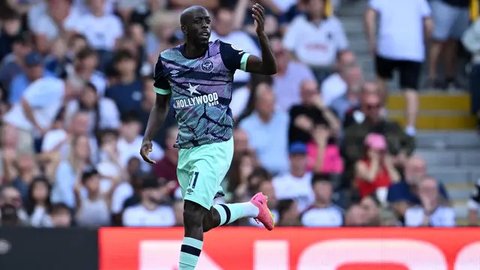 Penyerang Lille, Jonathan David masih berumur 21 tahun. Saat melawan Monaco, David mencetak brace bagi klubnya. Namun sayang kemenangan yang didepan mata harus kandas. Sampai saat ini Jonatha