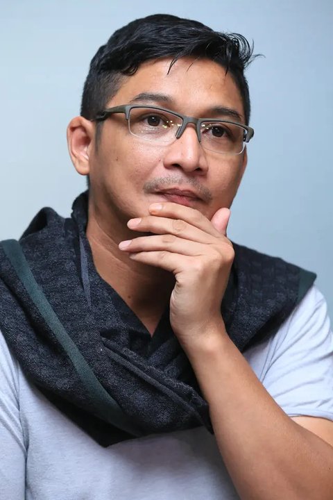 Beruntung, kembalinya ia ke dunia musik Pasha mendapat dukungan dari Walikota Palu, Drs. Hidayat M. Si. Menurut beliau tidak ada masalah Pasha kembali bermusik asal tak mengganggu kinerjan