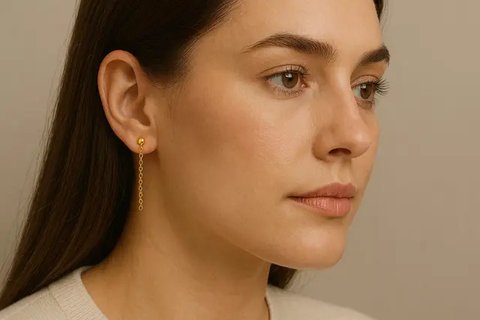 7 Model Anting Emas Tusuk Terbaru 2025, Simpel tapi Elegan untuk Berbagai Gaya (sumber:AI)