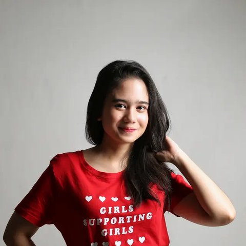 Tissa Biani Sukses Mendaki Gunung Merbabu, Destinasi Wisata Alam yang Punya 5 halur Pendakian Resmi. (dok.Instagram @tissabiani/https://www.instagram.com/p/DKMRUFVTvnB/Henry)