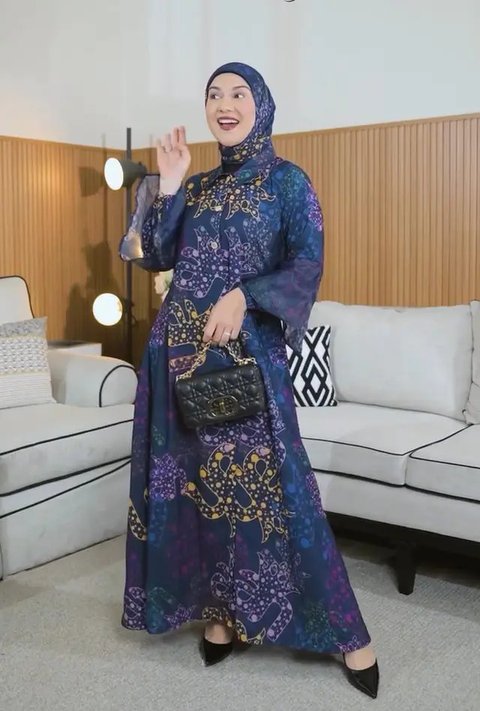 Gamis Kekinian Ala Irish Bella di 2025 (Sumber: IG/@_irishbella_)