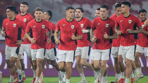 Official training Timnas Indonesia jelang pertandingan melawan China di SUGBK, Jakarta, Rabu (4-6-2025). (Bola.com/Bagaskara Lazuardi)