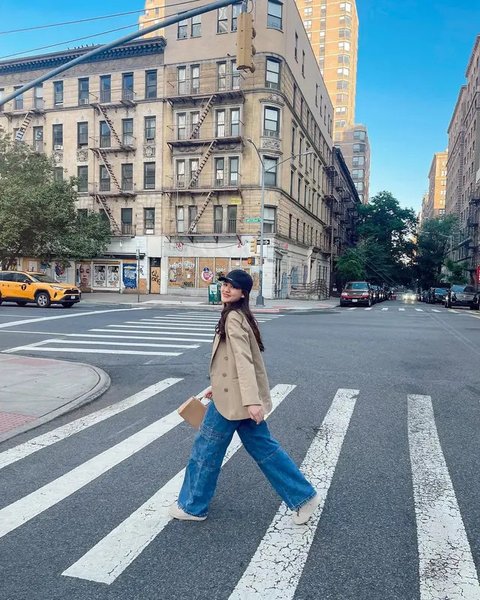 9 Potret Aaliyah Massaid Pakai Jeans, Kombinasi Outfit yang Stylish dan Inspiratif (sumber:Instagram/aaliyah.massaid)