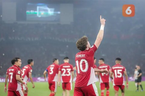 Ekspresi striker Timnas Indonesia, Ole Romeny, setelah menjebol gawang Timnas China pada pertandingan Kualifikasi Piala Dunia 2026 di Stadion Utama Gelora Bung Karno, Jakarta, Kamis (5/6/2025