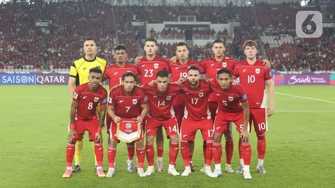 Striker Timnas Indonesia, Ole Romeny, berselebrasi usai mencetak gol ke gawang China dalam laga Kualifikasi Piala Dunia 2026 zona Asia di Stadion Utama Gelora Bung Karno (SUGBK) Senayan, J