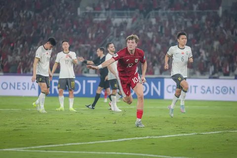 Ekspresi striker Timnas Indonesia, Ole Romeny, setelah menjebol gawang Timnas China pada pertandingan Kualifikasi Piala Dunia 2026 di Stadion Utama Gelora Bung Karno, Jakarta, Kamis (5/6/2025