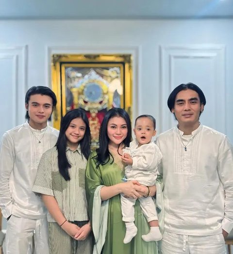 Potret Kelulusan Anak Charly Van Houtten/Instagram/@charly_setiaku