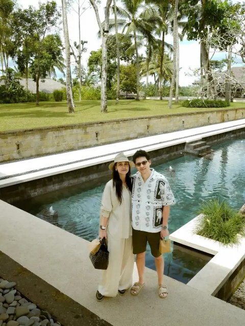 Outfit Luna Maya Peringati 1 Bulan Pernikahan/Instagram/@lunamaya