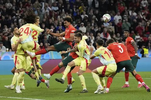 Selebrasi Cristiano Ronaldo usai mencetak gol di laga Portugal vs Spanyol di final UEFA Nations League, Senin (09/06/2025) dini hari WIB. (AP/Matthias Schrader)