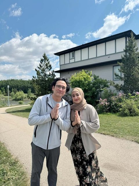 Minggu (8/6/2025) WIB, Cindy dan Firman mengunggah beberapa foto sambil mengucapkan Happy Eid Adha di caption.