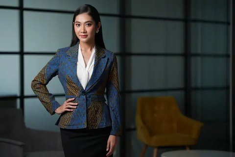 Inspirasi Fashion Ibu Pejabat by Reve