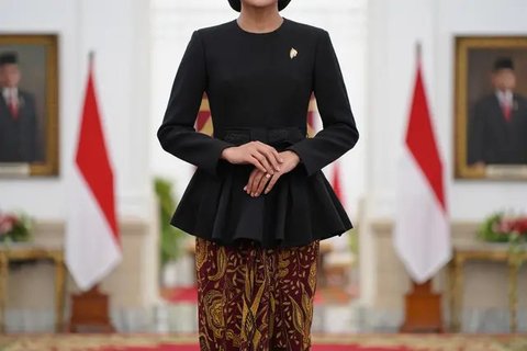 Inspirasi Fashion Ibu Pejabat by Reve