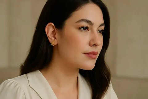 Rekomendasi Model Anting Emas yang Cocok untuk Telinga Tebal (created by AI)
