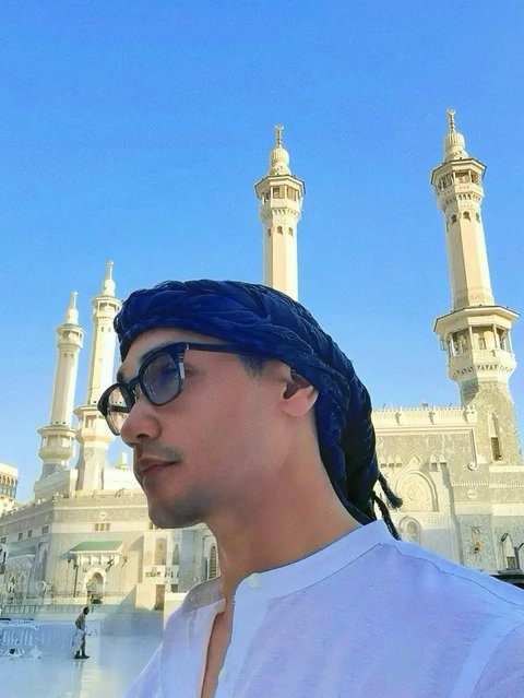 Afgan diam-diam naik haji tahun ini. Setelah tuntaskan ibadah haji, ia berbagi kesaksian tentang perjalanan batin dengan Sang Khalik selama di Tanah Suci. (Foto: Dok. Instagram @afgan__)