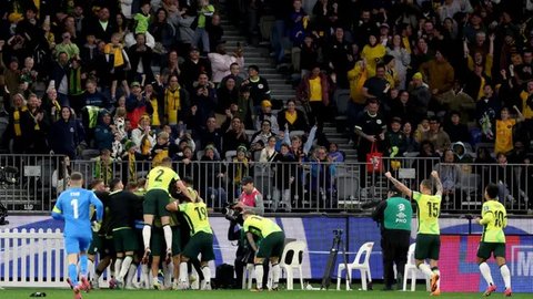 Pelatih Arab Saudi, Herve Renard, saat mendampingi timnya melawan Timnas Indonesia pada lanjutan Kualifikasi Piala Dunia 2026 zona Asia, di Stadion GBK, Jakarta, Selasa (19/11/2024). (Bola.co