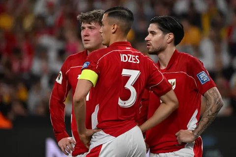 Pemain Timnas Indonesia, Thom Haye menendang bola pada laga Grup F Kualifikasi Piala Dunia 2026 melawan Vietnam di My Dinh Stadium, Vietnam, Selasa (26/03/2024). (Dok.PSSI)