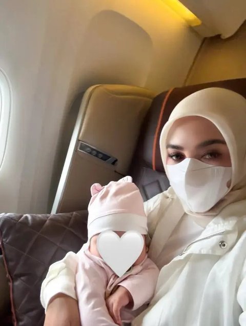 Model Baju Bayi Baby R Anak Syahrini saat Rayakan Idul Adha 2025 di Tokyo (instagram.com/princessyahrini)