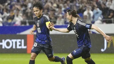 Skuad Timnas Indonesia berfoto jelang pertandingan melawan Jepang pada laga pemungkas Grup C Kualifikasi Piala Dunia 2026 di Panasonic Stadium Suita, Osaka, Selasa (10/6/2025) sore WIB. (S