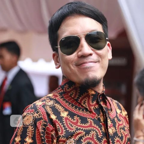 Desta saat tampil memeriahkan acara Pestapora di Gambir Expo, Kemayoran, Jakarta, Minggu (25/9/2022). Kolaborasi Vincent-Desta bersama Endah N Resha membawakan lagu-lagu Koes Plus seperti 'Bi