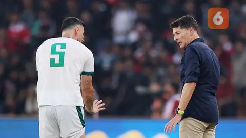 Timnas Indonesia merayakan gol yang dicetak Ole Romeny ke gawang China dalam laga Kualifikasi Piala Dunia 2026 zona Asia di Stadion Utama Gelora Bung Karno (SUGBK) Senayan, Jakarta, Kamis (5/