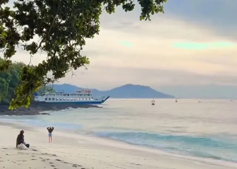 Pantai Nunggalan di Nusa Dua termasuk pantai tersembunyi di Bali. (Dok: IG @tongos.melali https://vt.tiktok.com/ZSkPQEWpF/)