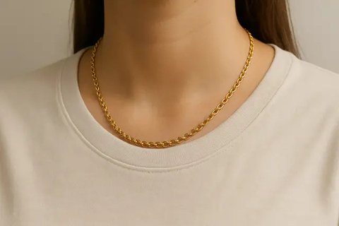 7 Model Kalung Emas yang Nyaman Dipakai Sehari-hari, Tetap Modis Tanpa Ribet (sumber:AI)