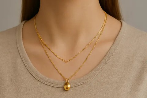 7 Model Kalung Emas yang Nyaman Dipakai Sehari-hari, Tetap Modis Tanpa Ribet (sumber:AI)