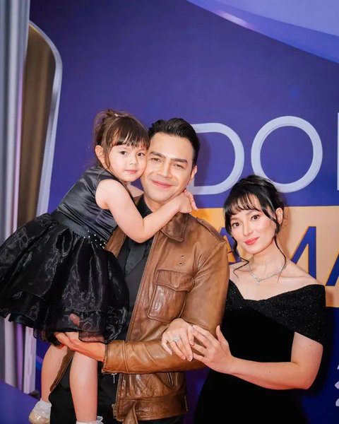 Salah satu potret Asmirandah kala menghadiri acara bersama Jonas Rivanno beredar di medsos dan jadi sorotan publik. Beragam komentar tertuju padanya. (Foto: Billy Arlian dari Instagram @asmir