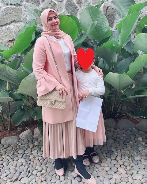 7 Inspirasi Fashion Lala Nurlela, Saudara Ipar Syahrini yang Juga Calon Istri Nassar (sumber: Instagram/lala_nurleaa)