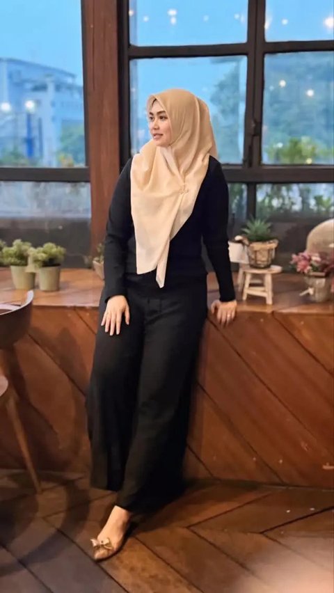 7 Inspirasi Fashion Lala Nurlela, Saudara Ipar Syahrini yang Juga Calon Istri Nassar (sumber: Instagram/lala_nurleaa)