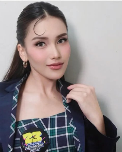 Model Anting ala Ayu Ting Ting (Instagram @ayutingting92)