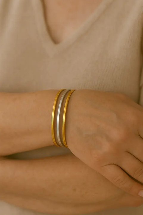 Model Gelang Emas untuk Usia 50 Tahun ke Atas, Anggun dan Elegan di Segala Acara (sumber:AI)