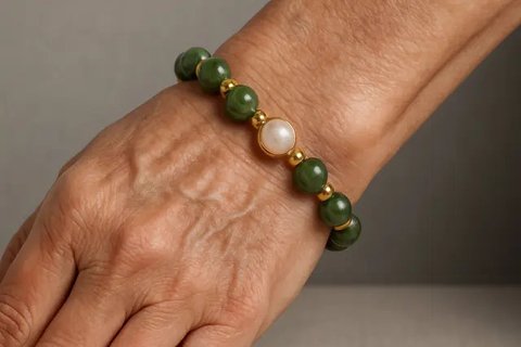 Model Gelang Emas untuk Usia 50 Tahun ke Atas, Anggun dan Elegan di Segala Acara (sumber:AI)