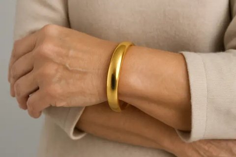 Model Gelang Emas untuk Usia 50 Tahun ke Atas, Anggun dan Elegan di Segala Acara (sumber:AI)
