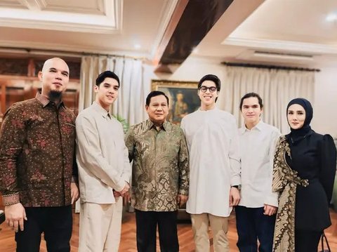 Mulan Jameela anggun berkebaya saat dilantik menjadi anggota Dewan Perwakilan Rakyat (DPR) RI pada Selasa, 1 Oktober 2024. (Dok: Instagram @mulanjameela1