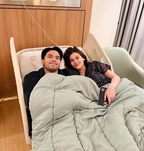Potret Aaliyah Massaid Melahirkan Anak Pertama (Sumber: IG/thariqhalilintar)