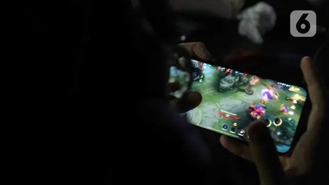Tim Esports Bigetron Alpha bertanding melawan Ion Beta pada babak final cabang game Mobile Legends Piala Presiden Esports 2022 di Istora Senayan, Jakarta, Minggu (13/11/2022). Bigetron Alpha